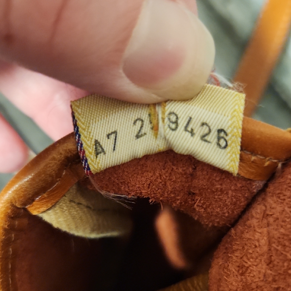 Vintage Dooney & Bourke Crossbody - Picture 10 of 16